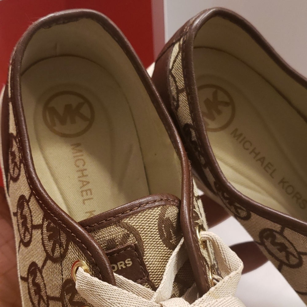 Michael Kors sneakers - Picture 2 of 8